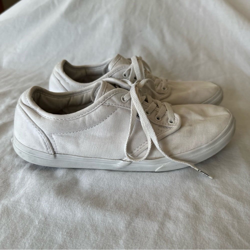 Vans Women’s 6.5 Low Top All White Sneakers Old Skool